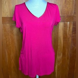 Whit House Black Market pink v neck T-shirt.